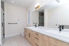 701 Madrona Pl — listing photo 19 of 43