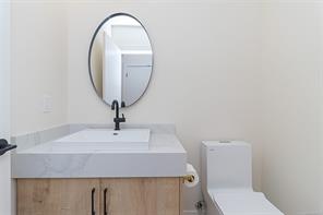 701 Madrona Pl — listing photo 26 of 43