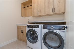 701 Madrona Pl — listing photo 31 of 43