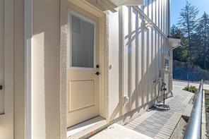 701 Madrona Pl — listing photo 34 of 43