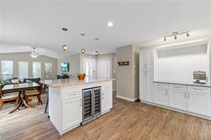 1564 Hurford Ave — listing photo 16 of 38