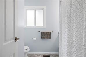 1564 Hurford Ave — listing photo 21 of 38