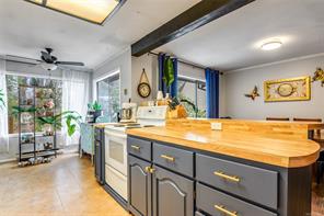 525 Muchalat Crt — listing photo 15 of 52