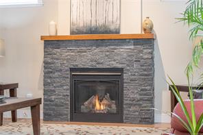 2565 Faulkner Pl — listing photo 14 of 64