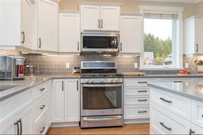 2565 Faulkner Pl — listing photo 18 of 64