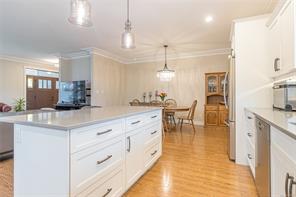 2565 Faulkner Pl — listing photo 20 of 64