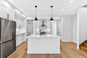 2978 Kingsway Ave — listing photo 21 of 90
