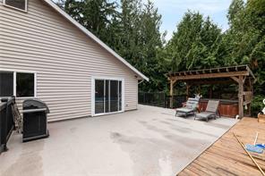 3271 Thain Rd — listing photo 14 of 40