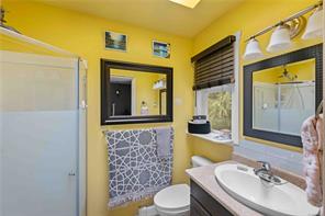 3271 Thain Rd — listing photo 17 of 40
