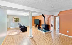 3271 Thain Rd — listing photo 21 of 40