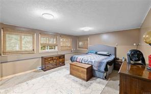 3271 Thain Rd — listing photo 23 of 40