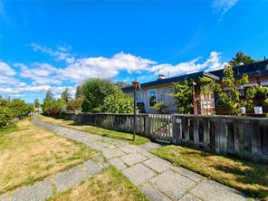 8-3060 Harriet Rd — listing photo 34 of 38