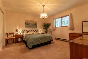 4710 Captains Cres — listing photo 15 of 36