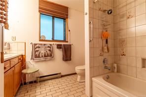 4710 Captains Cres — listing photo 18 of 36