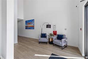 311-120 Jensen Ave — listing photo 25 of 41