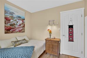 1675 Noel Ave — listing photo 19 of 61