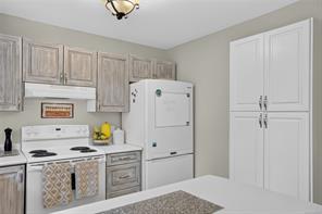 1675 Noel Ave — listing photo 33 of 61