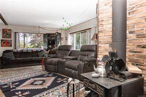 64 Seabreeze Dr — listing photo 18 of 46