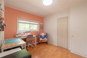 5933 Deuchars Dr — listing photo 16 of 28