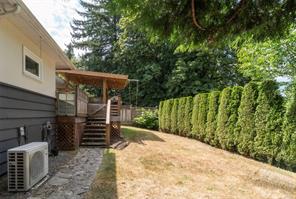 5933 Deuchars Dr — listing photo 20 of 28
