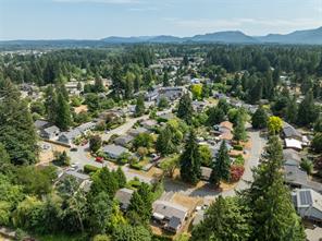 5933 Deuchars Dr — listing photo 24 of 28