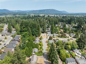 5933 Deuchars Dr — listing photo 25 of 28