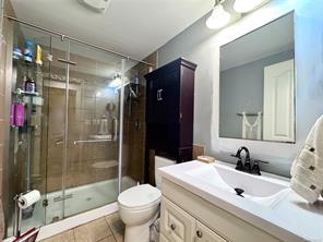 11-6225 Lugrin Rd — listing photo 15 of 23
