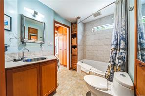 8750 West Coast Rd — listing photo 26 of 75