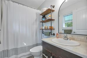 2-6119 Glacier Way — listing photo 15 of 41