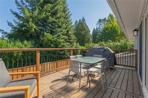 3260 Fairway Cres — listing photo 14 of 39