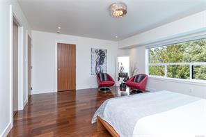 1518 Shorncliffe Rd — listing photo 15 of 99