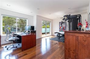1518 Shorncliffe Rd — listing photo 34 of 99