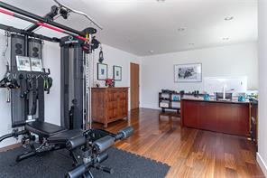 1518 Shorncliffe Rd — listing photo 36 of 99