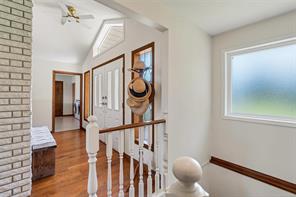 1876 Wessex Rd — listing photo 28 of 69