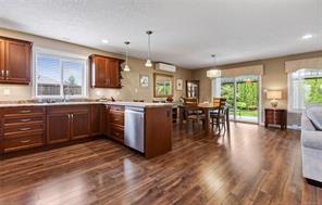 2567 Kendal Ave — listing photo 19 of 53