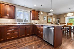 2567 Kendal Ave — listing photo 23 of 53