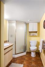 1821 Hollywood Cres — listing photo 39 of 43