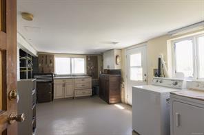 1821 Hollywood Cres — listing photo 40 of 43