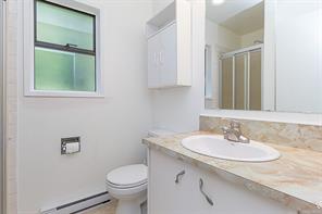 484 Goldstream Ave — listing photo 18 of 39