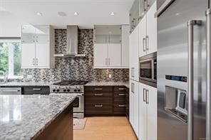 3749 Ascot Dr — listing photo 15 of 54