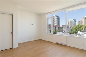 705-369 Tyee Rd — listing photo 23 of 47