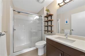 101-935 Cloverdale Ave — listing photo 17 of 51