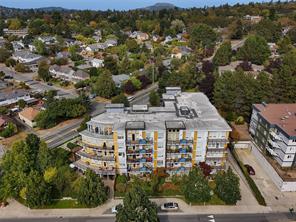 101-935 Cloverdale Ave — listing photo 31 of 51