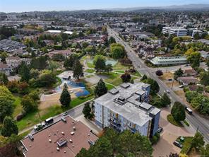 101-935 Cloverdale Ave — listing photo 32 of 51