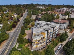 101-935 Cloverdale Ave — listing photo 33 of 51