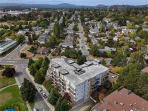 101-935 Cloverdale Ave — listing photo 34 of 51