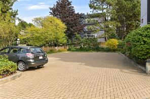 101-935 Cloverdale Ave — listing photo 37 of 51