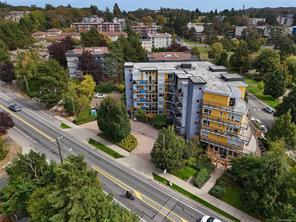 101-935 Cloverdale Ave — listing photo 38 of 51