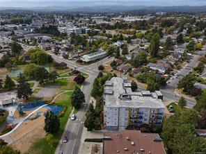 101-935 Cloverdale Ave — listing photo 39 of 51