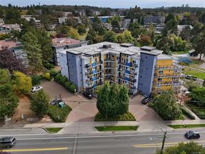 101-935 Cloverdale Ave — listing photo 40 of 51